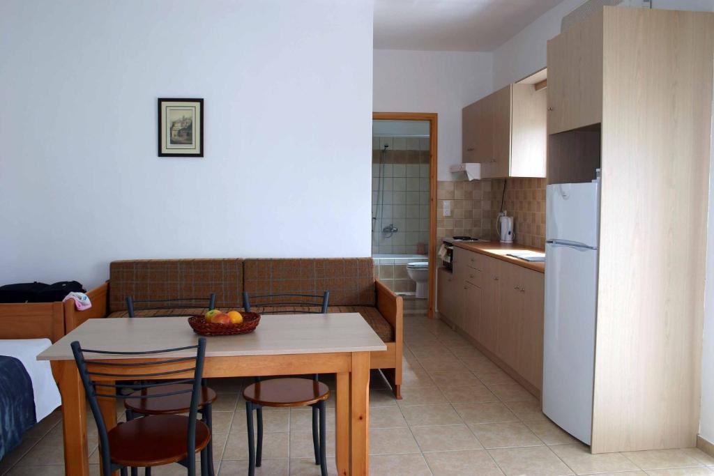 Evilion Hotel Stalos Room photo