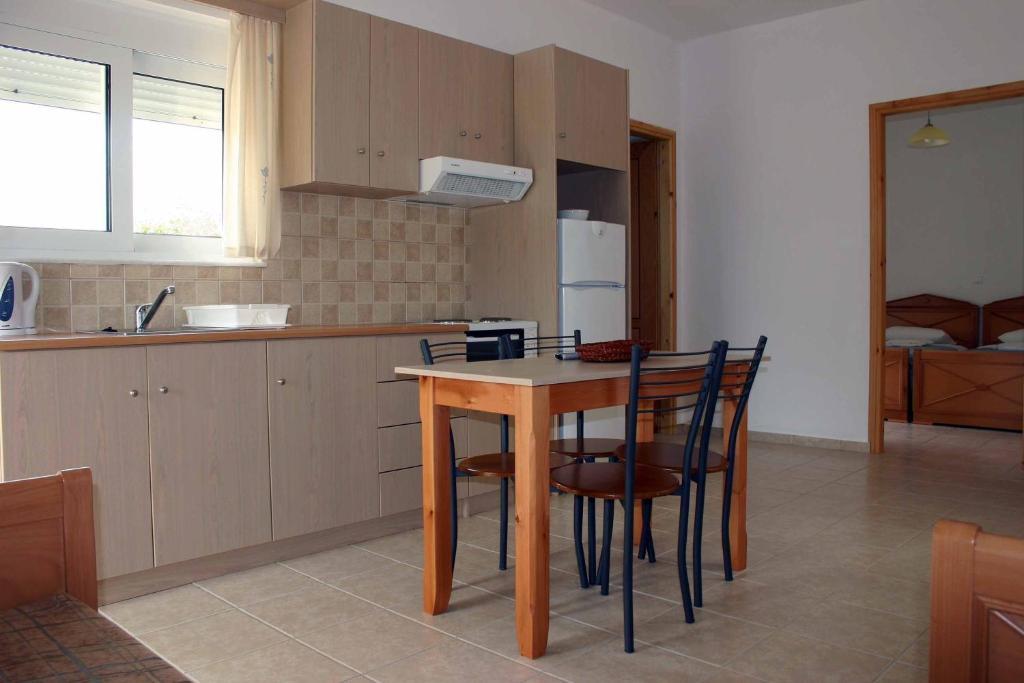 Evilion Hotel Stalos Room photo