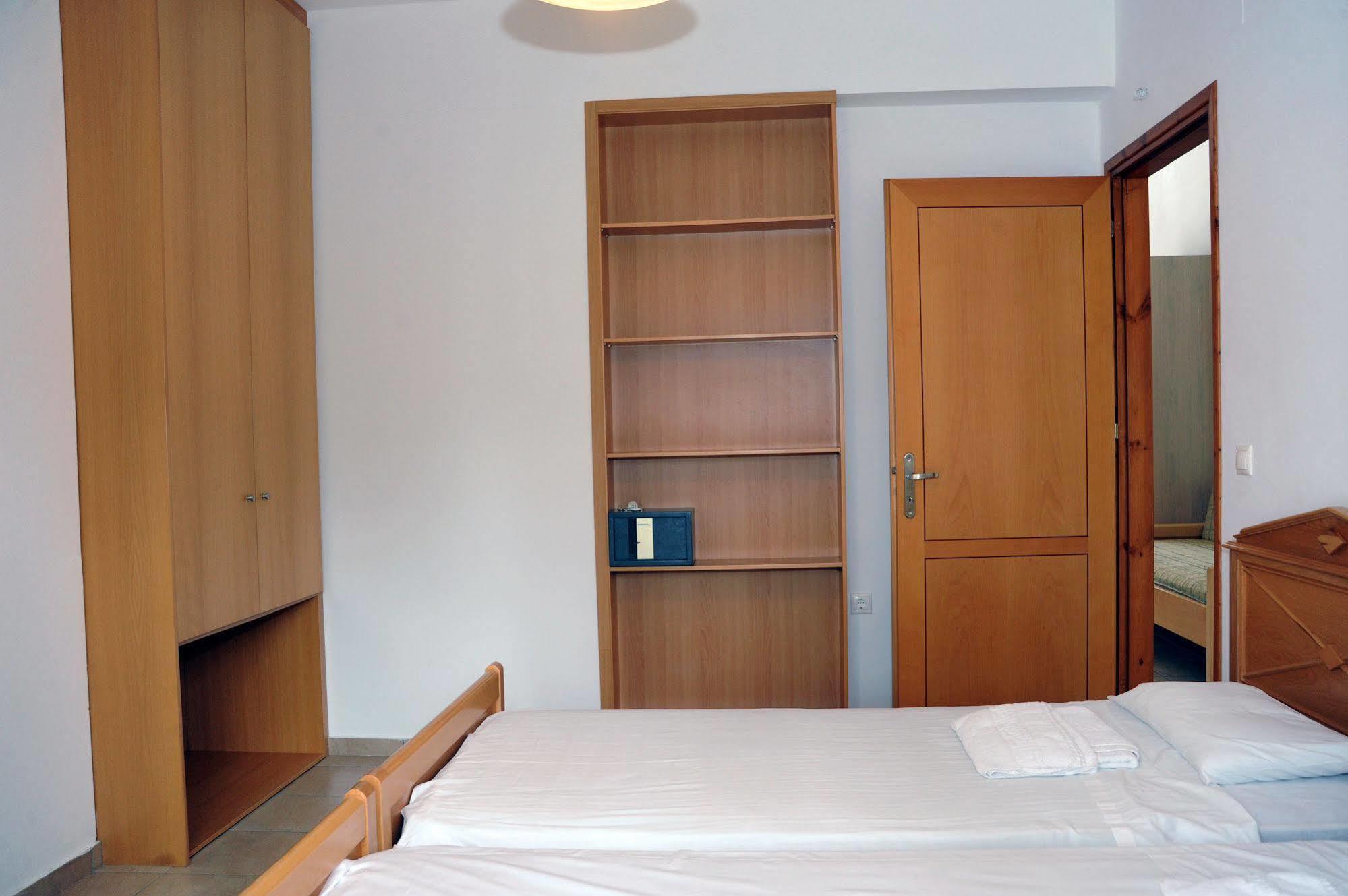 Evilion Hotel Stalos Exterior photo